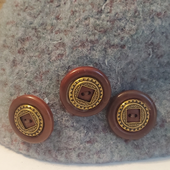 Rare Cloche Hat with Button Accents by A Mad Hatter 100% Wool Women's One Size - Picture 5 of 6